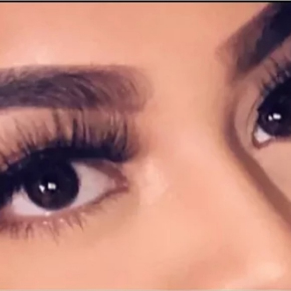 Simone Mink Lashes - Picture 5 of 8